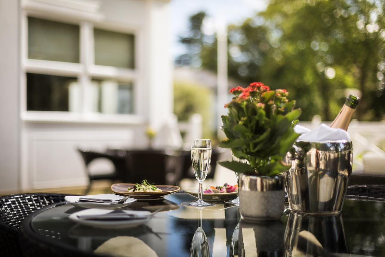 Worldhotels Distinctive Woughton House Hotel Milton Keynes Bagian luar foto
