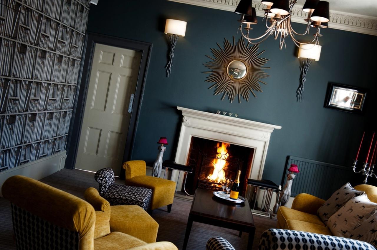 Worldhotels Distinctive Woughton House Hotel Milton Keynes Bagian luar foto