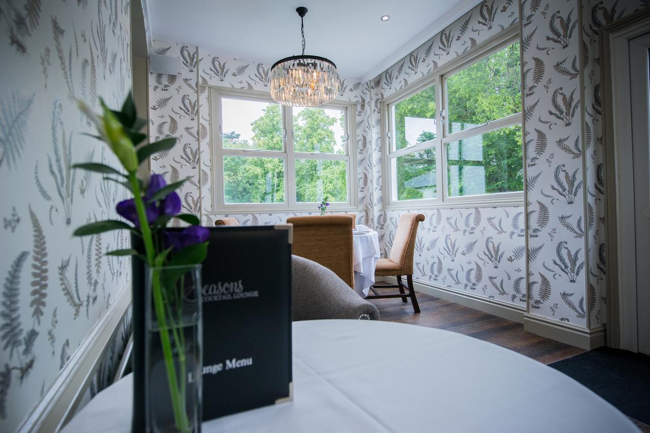 Worldhotels Distinctive Woughton House Hotel Milton Keynes Bagian luar foto