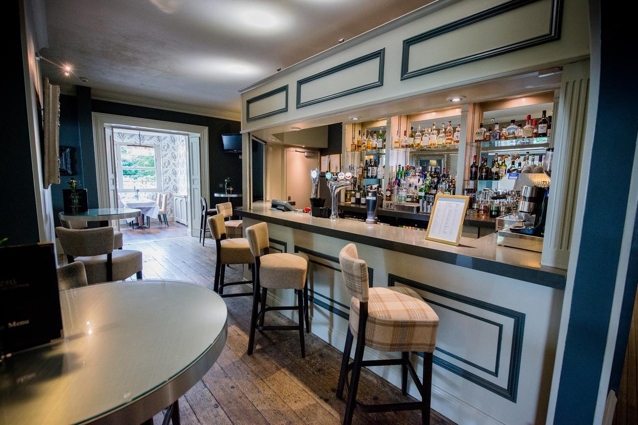 Worldhotels Distinctive Woughton House Hotel Milton Keynes Bagian luar foto