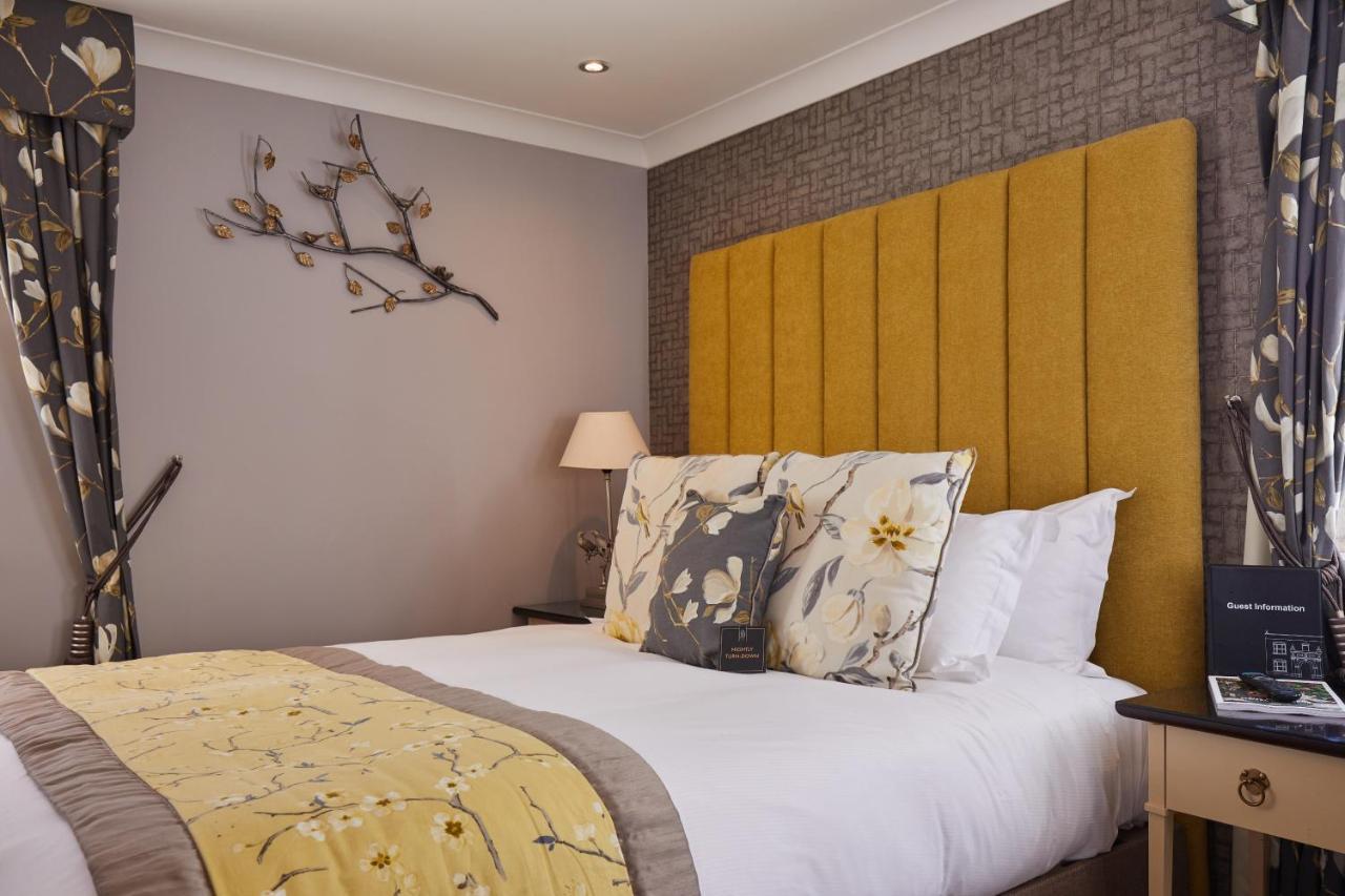 Worldhotels Distinctive Woughton House Hotel Milton Keynes Bagian luar foto