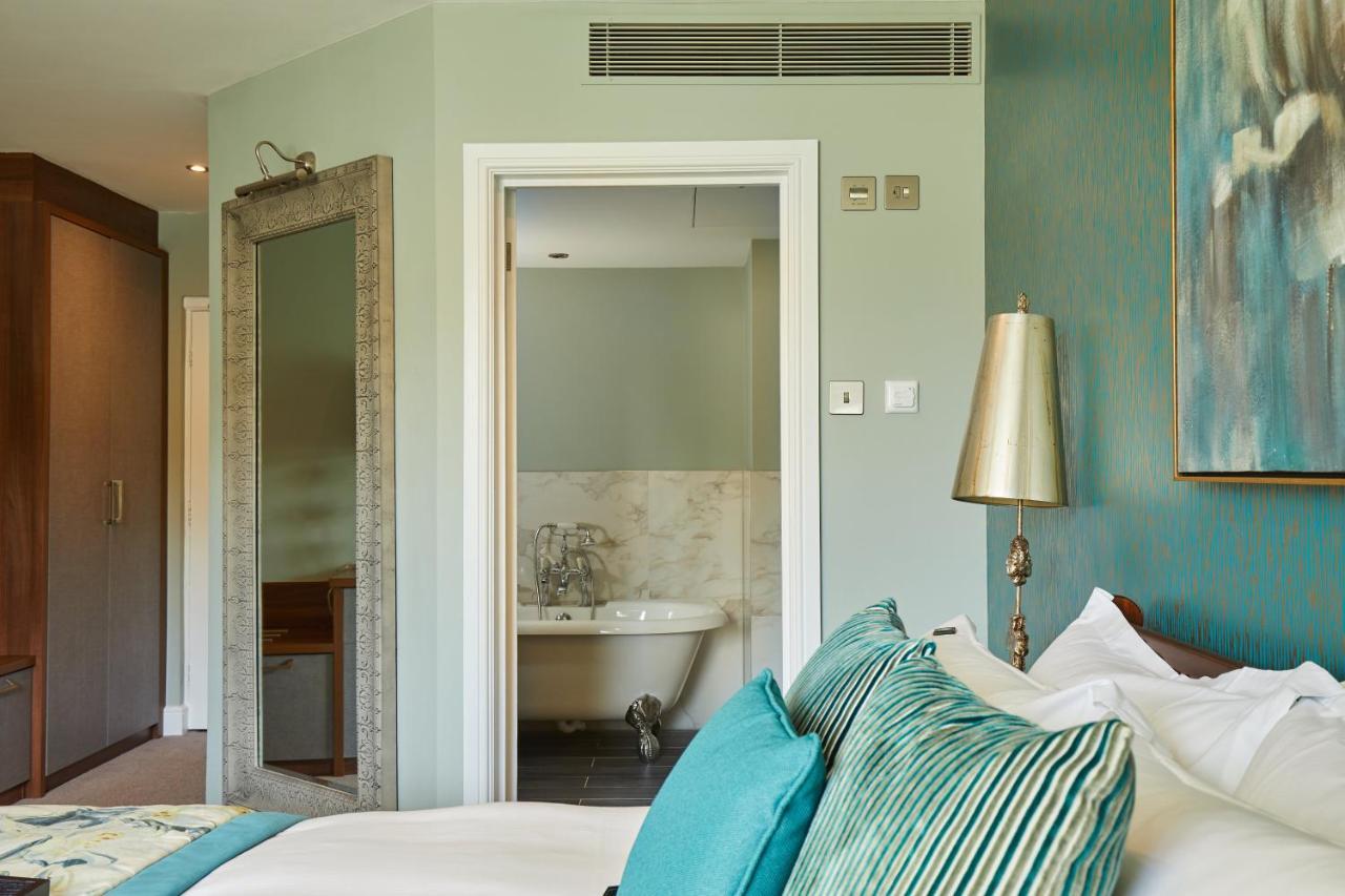 Worldhotels Distinctive Woughton House Hotel Milton Keynes Bagian luar foto