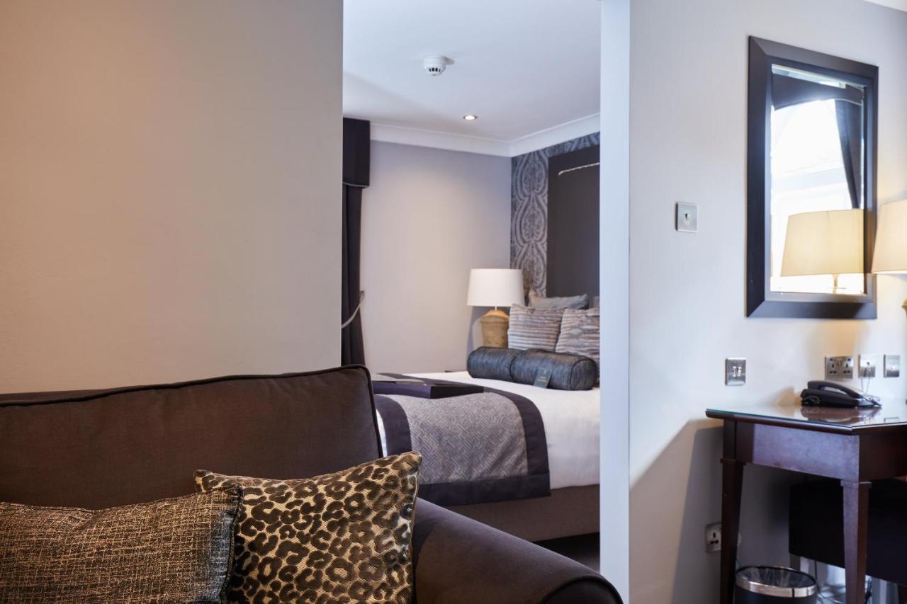Worldhotels Distinctive Woughton House Hotel Milton Keynes Bagian luar foto