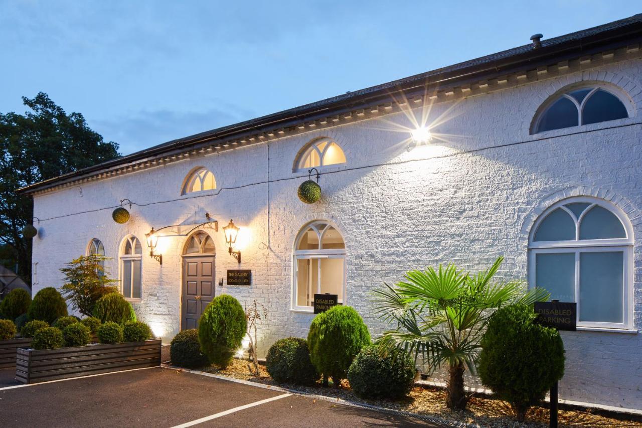 Worldhotels Distinctive Woughton House Hotel Milton Keynes Bagian luar foto