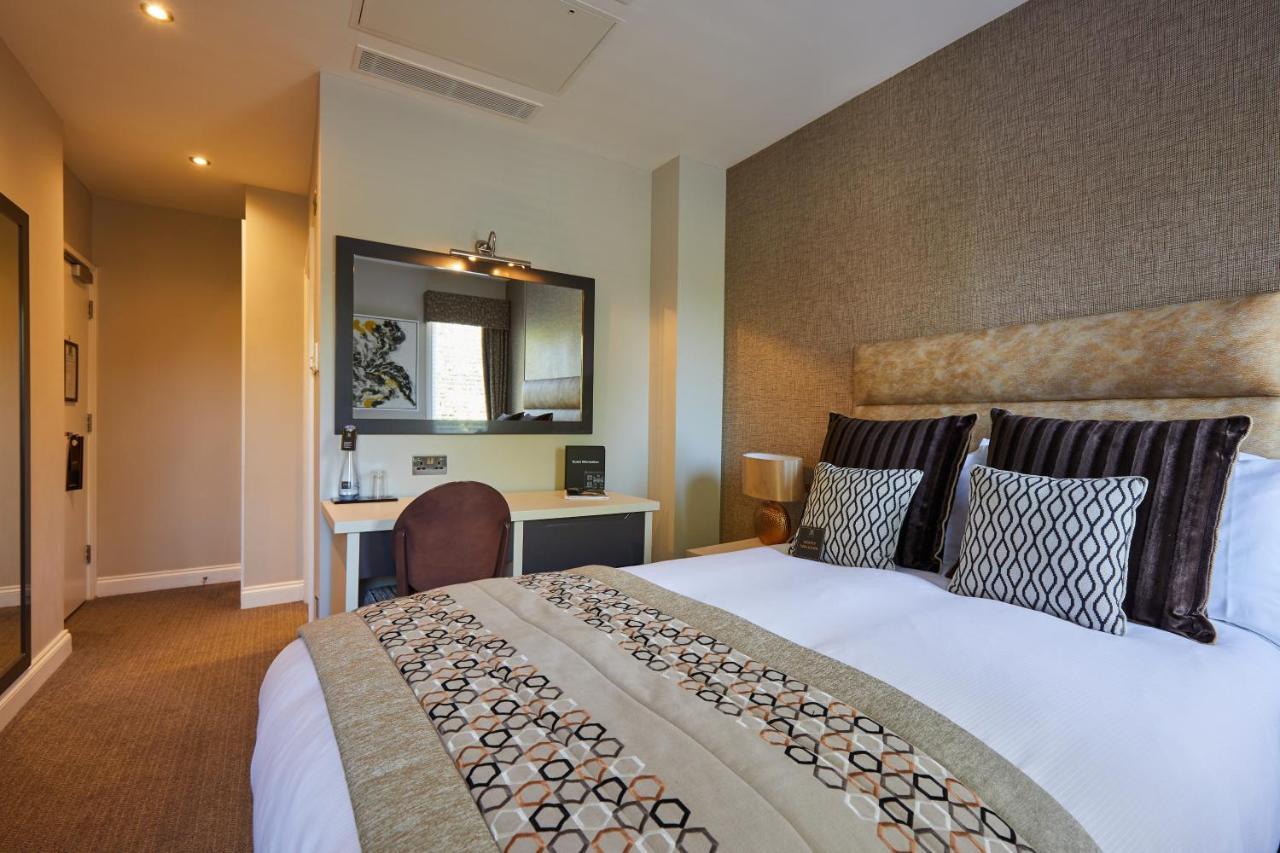Worldhotels Distinctive Woughton House Hotel Milton Keynes Bagian luar foto