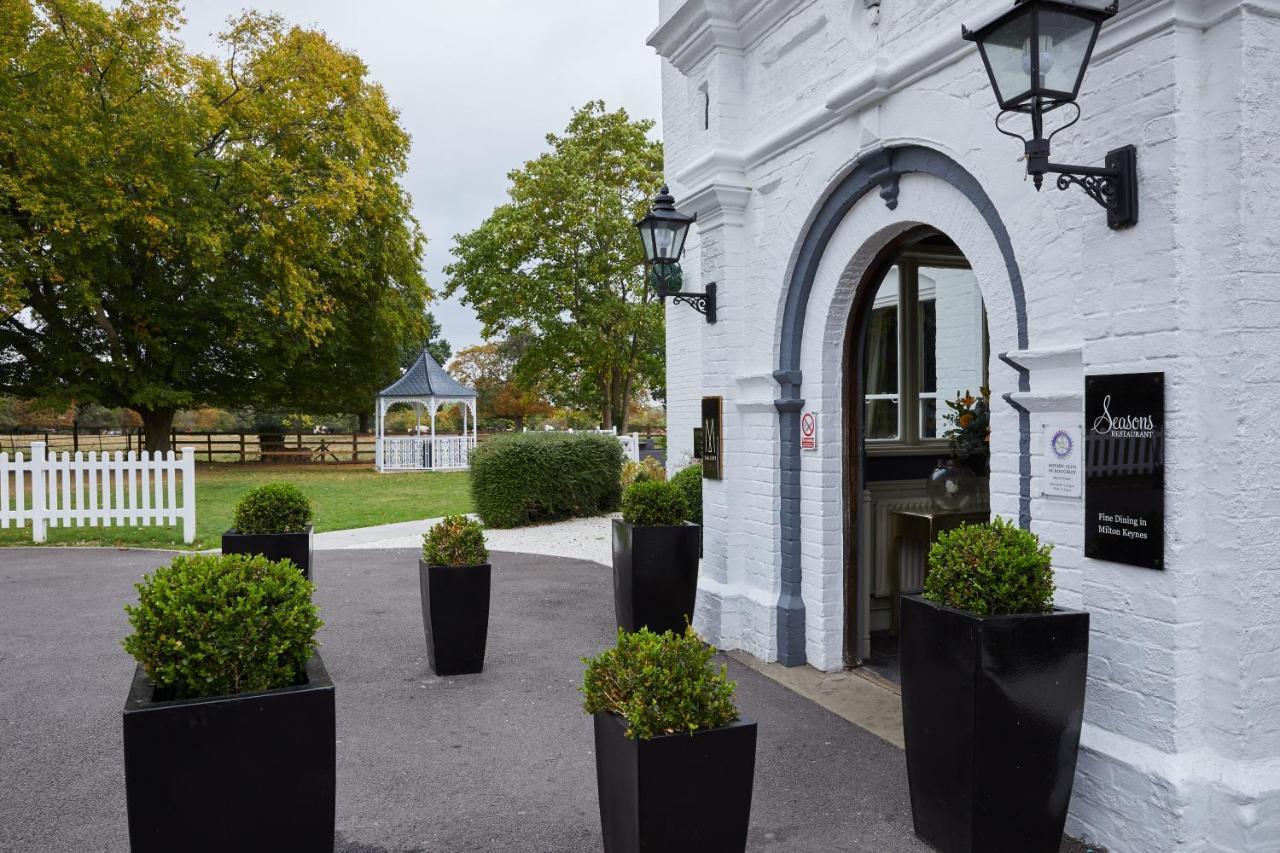 Worldhotels Distinctive Woughton House Hotel Milton Keynes Bagian luar foto