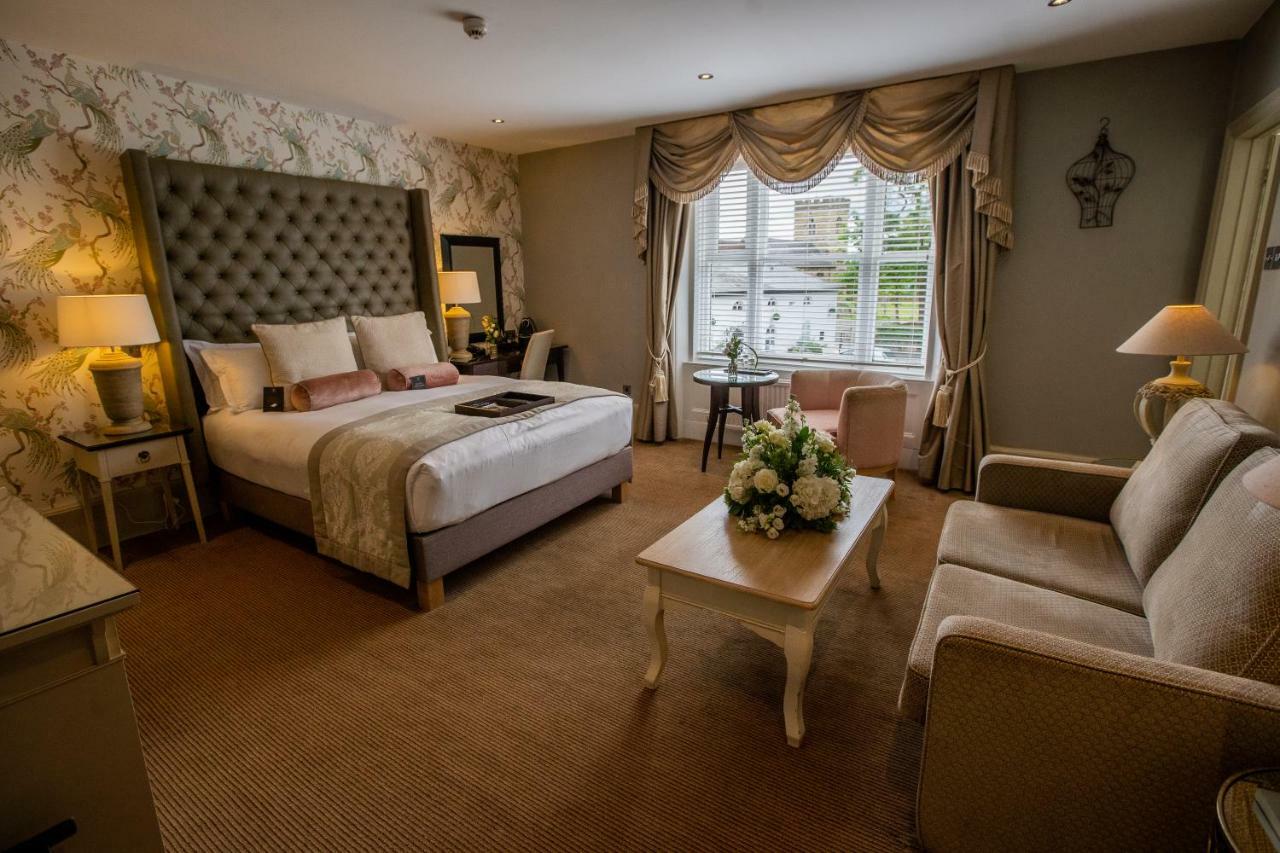 Worldhotels Distinctive Woughton House Hotel Milton Keynes Bagian luar foto
