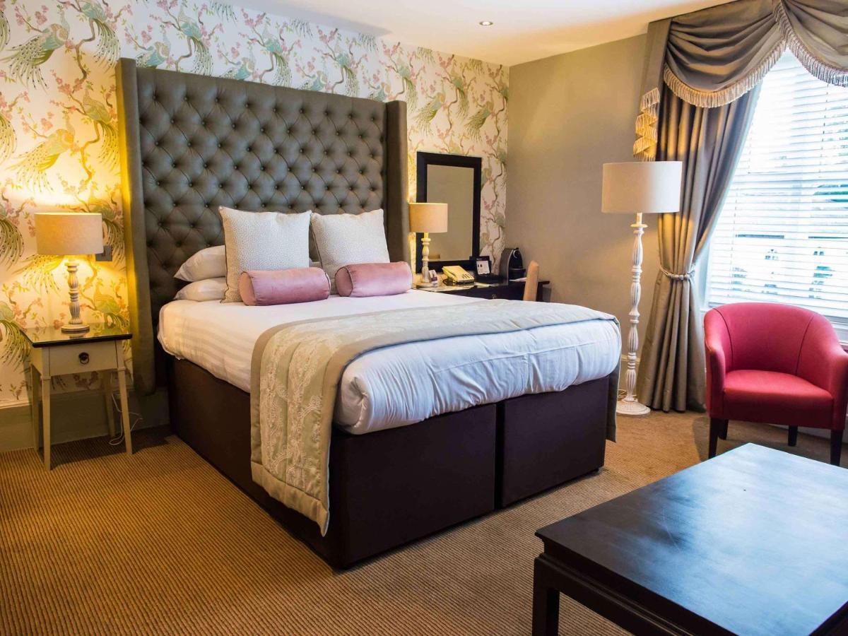 Worldhotels Distinctive Woughton House Hotel Milton Keynes Bagian luar foto
