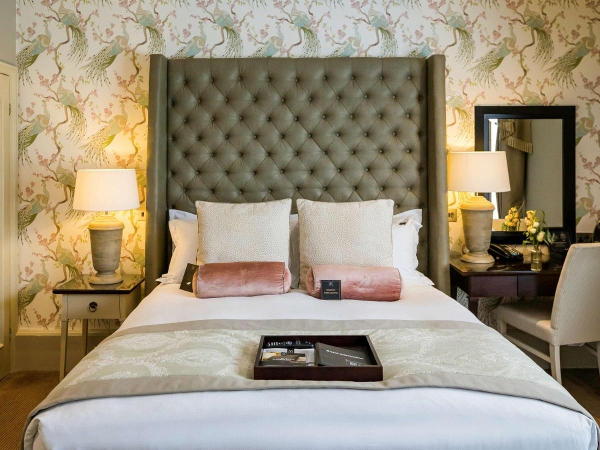 Worldhotels Distinctive Woughton House Hotel Milton Keynes Bagian luar foto