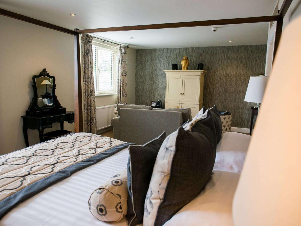 Worldhotels Distinctive Woughton House Hotel Milton Keynes Bagian luar foto