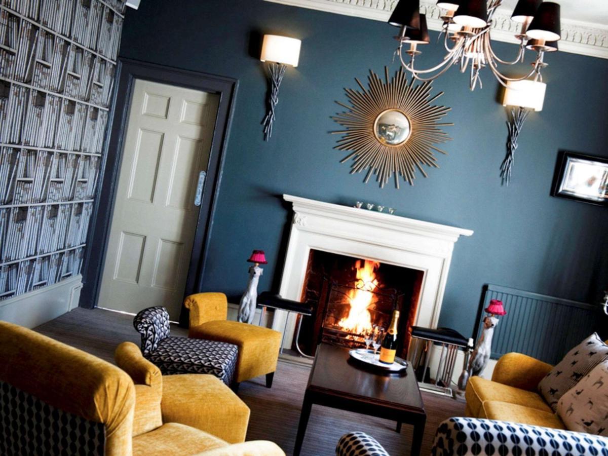 Worldhotels Distinctive Woughton House Hotel Milton Keynes Bagian luar foto