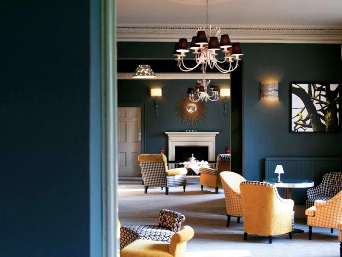 Worldhotels Distinctive Woughton House Hotel Milton Keynes Bagian luar foto