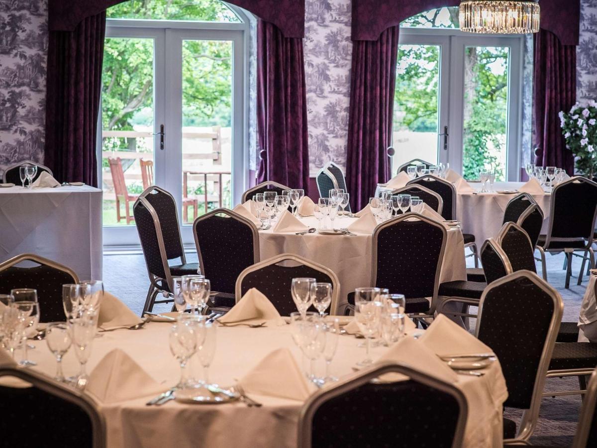 Worldhotels Distinctive Woughton House Hotel Milton Keynes Bagian luar foto