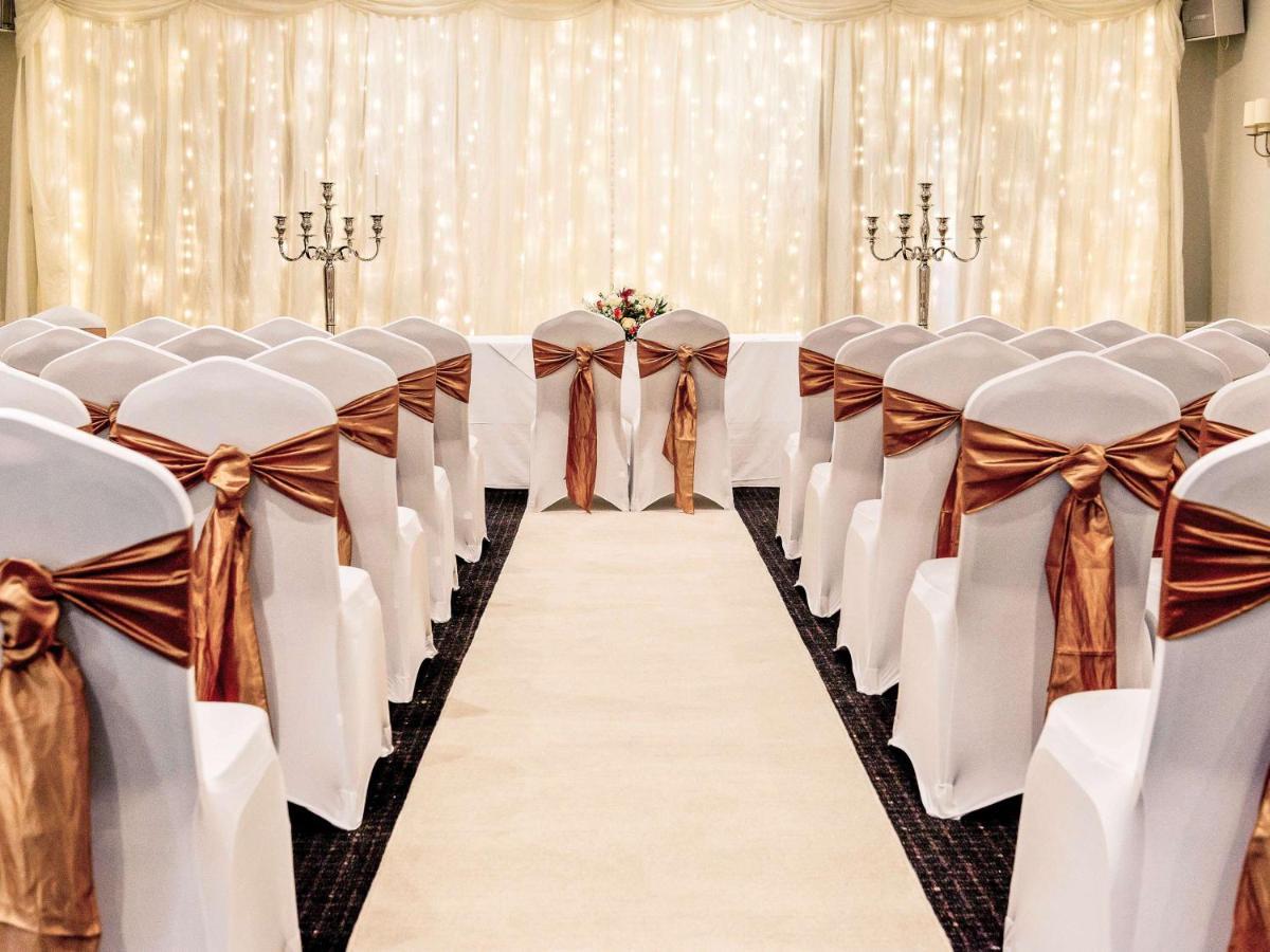 Worldhotels Distinctive Woughton House Hotel Milton Keynes Bagian luar foto